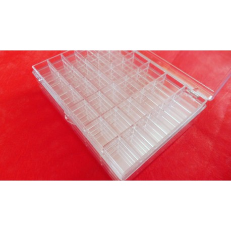 Scatola trasparente con 4 vassoi e 144 celle