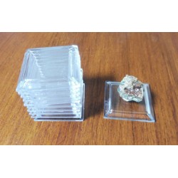 Basetta in plastica trasparente quadrata 4x4 cm altezza 0,5